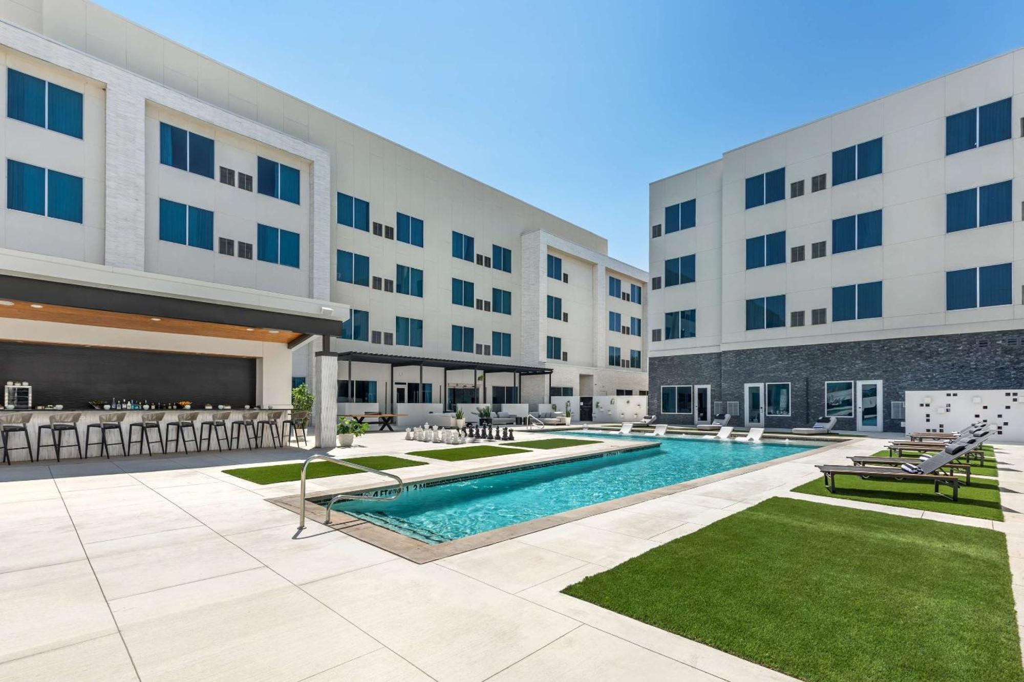 Cambria Hotel Waco University Riverfront Ngoại thất bức ảnh